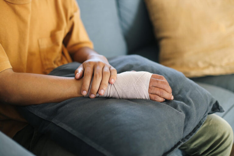 How a Personal Injury Lawyer Can Help You Heal with Confidence