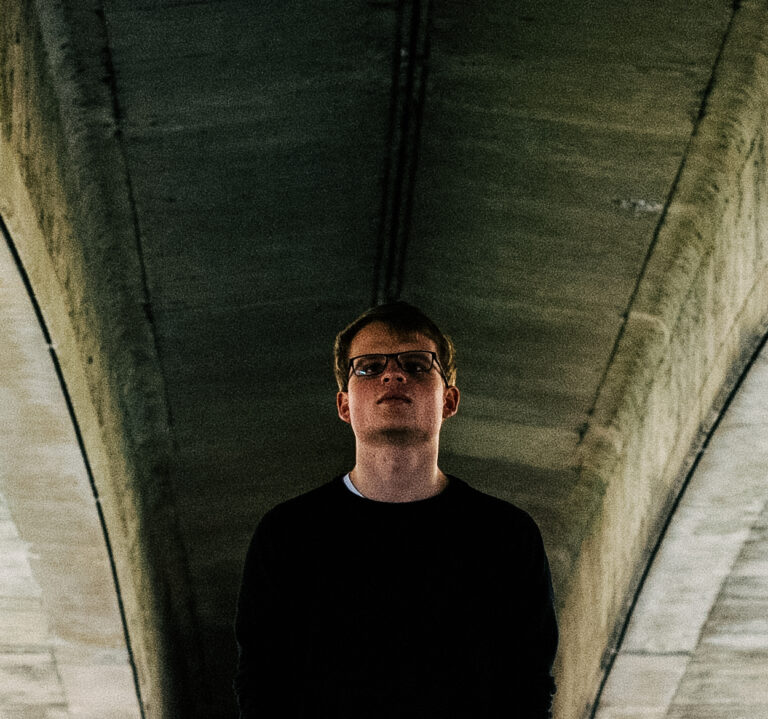 Music: ‘A Glimpse of Light’ by Moz5a is out now!