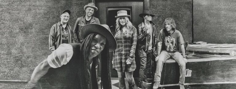 Review: Roadcase Royale “”Get Loud”