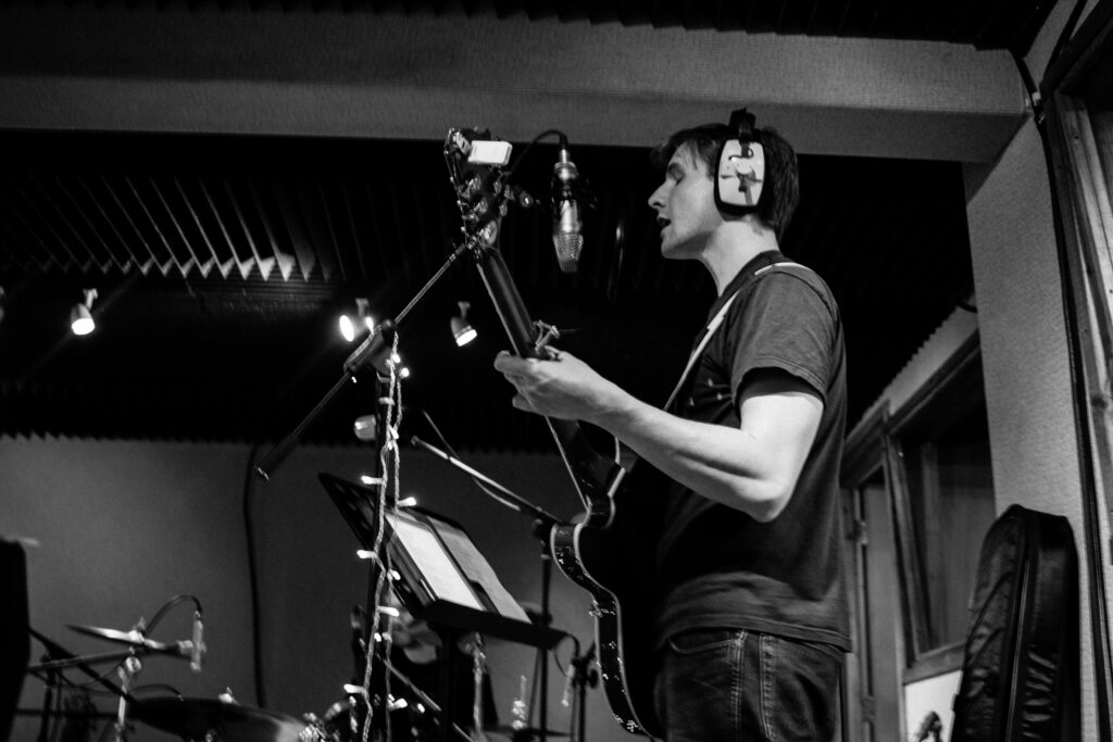 Review Duncan Stagg & the Threadbare Band "Satellites" Our Culture