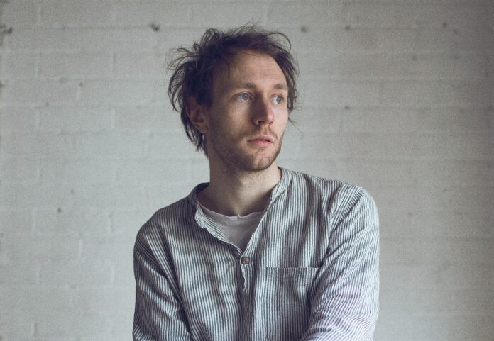 Novo Amor - lead press shot lo-res (credit Rhodri Brooks)
