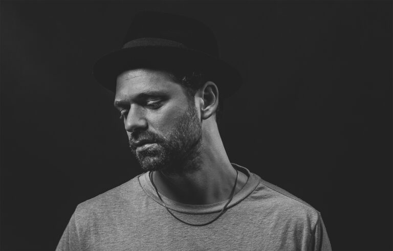 LUI HILL storms with his latest single ‘5000 Miles’