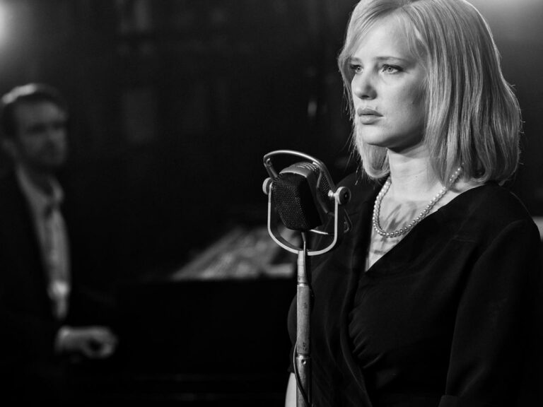 12 Beautiful Stills from Cold War (2018)