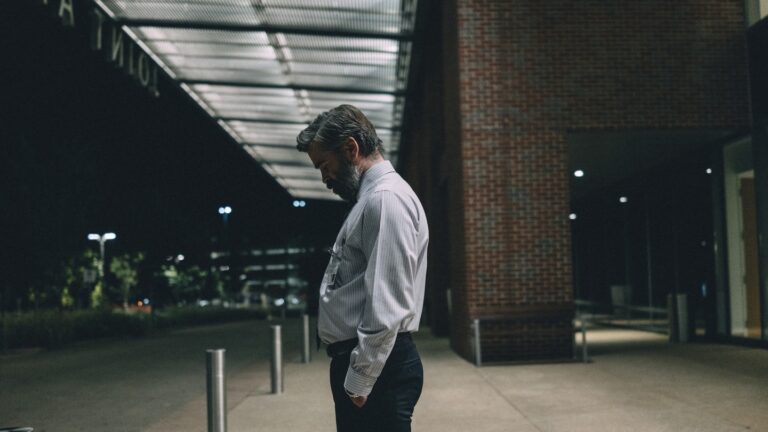13 Amazing Stills from The Killing of a Sacred Deer (2017)
