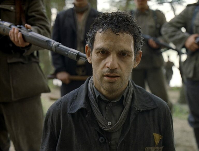 8 Superb Stills from Son of Saul (2015)
