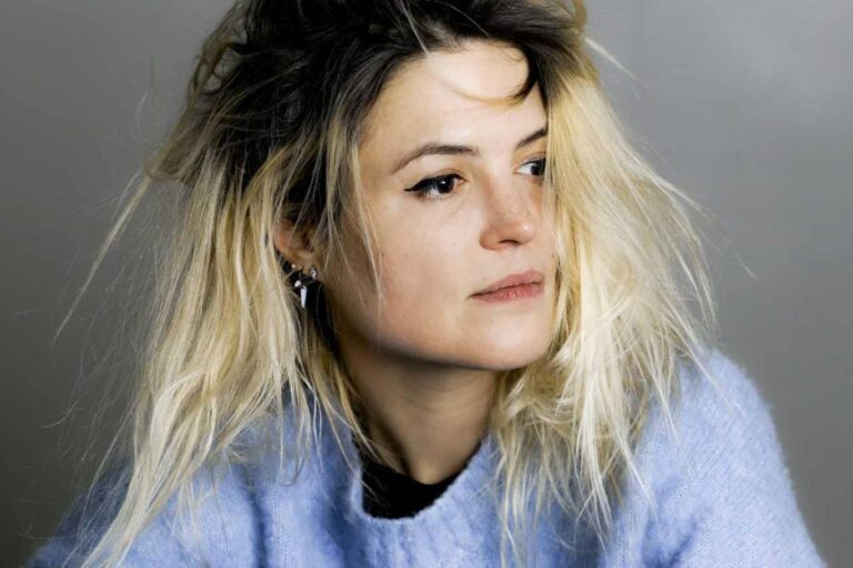 Alison Mosshart Announces New Solo Spoken Word Album