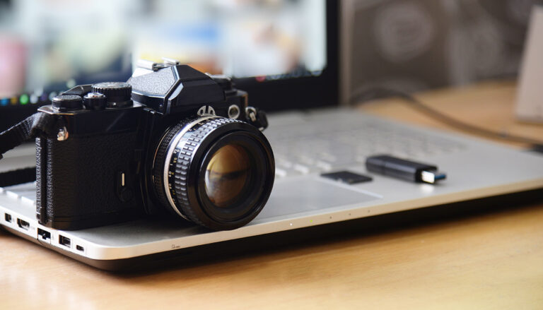 3 Essentials to Consider As a Travel Photographer
