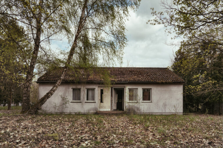 The Abandoned Motel by Ralph Graef