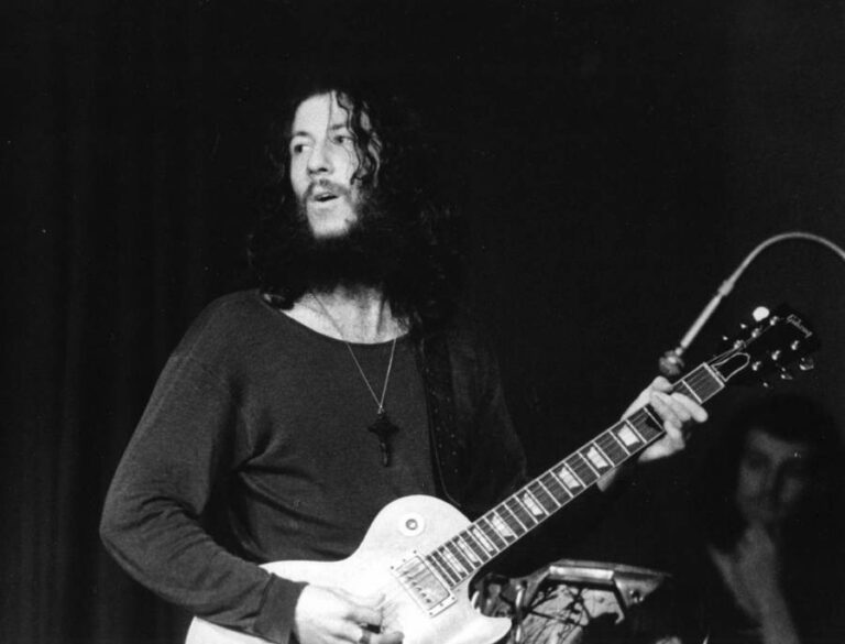 Fleetwood Mac Co-Founder Peter Green Dead at 73