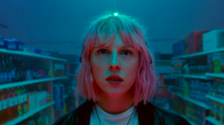 Fenne Lily Unveils Video for New Song ‘Solipsism’
