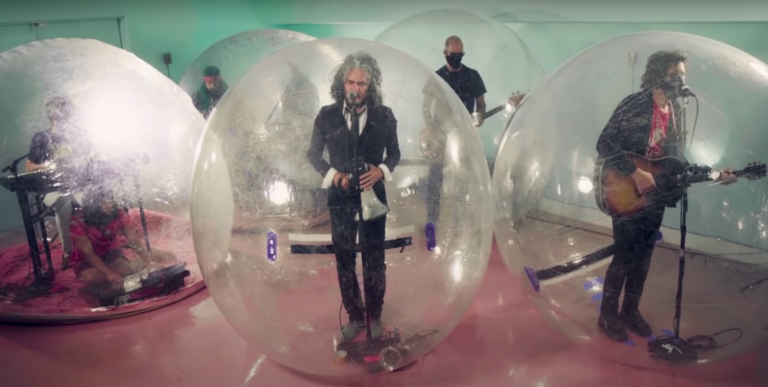 Watch the Flaming Lips Perform ‘God and the Policeman’ on ‘The Tonight Show’