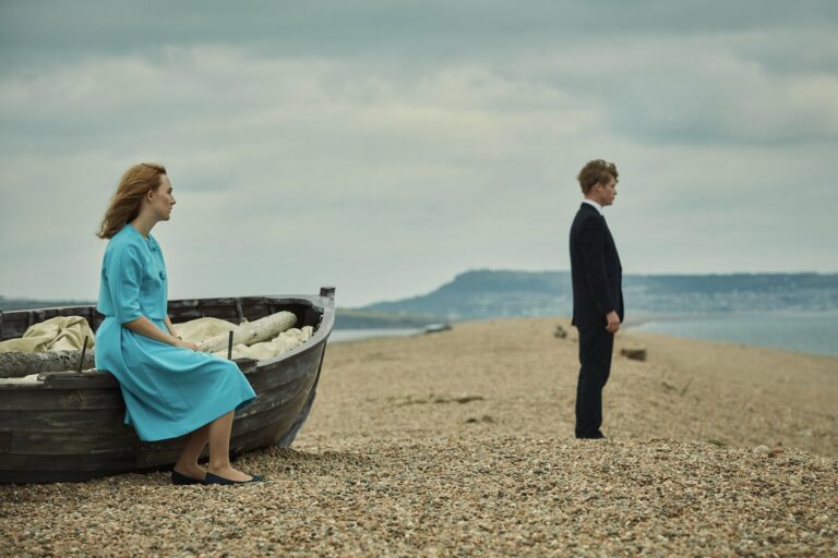 13 Atmospheric Stills From On Chesil Beach (2018)