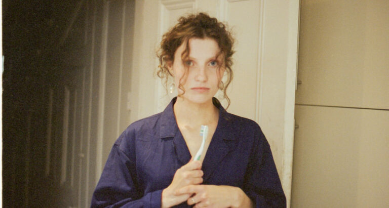 Clara Mann Unveils Debut Single ‘I Didn’t Know You Were Leaving Today’