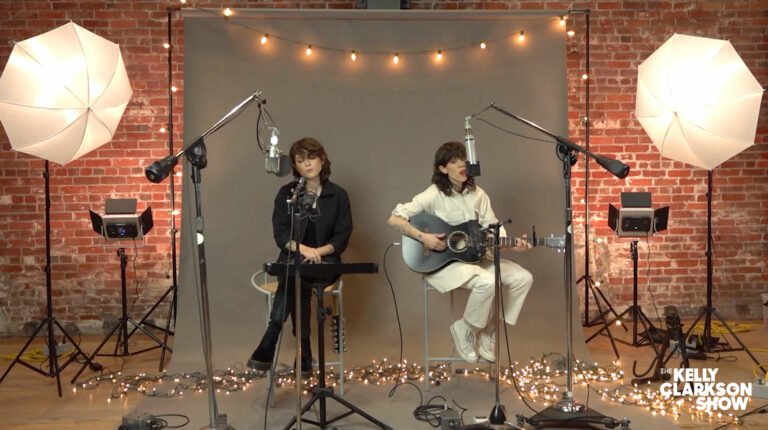 Watch Tegan and Sara Perform ‘Make You Mine This Season’ on ‘The Kelly Clarkson Show’