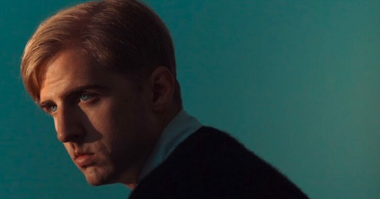 Christian Lee Hutson Covers Shania Twain, The La’s, and Fugazi With Julia Jacklin, Fenne Lily, and Great Grandpa’s Al Menne