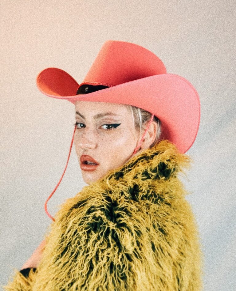 Artist Spotlight: Du Blonde