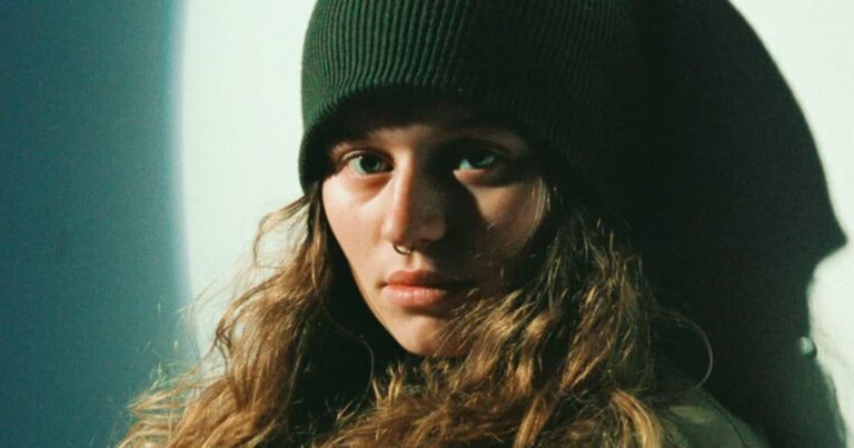 girl in red Shares New Single ‘October Passed Me By’