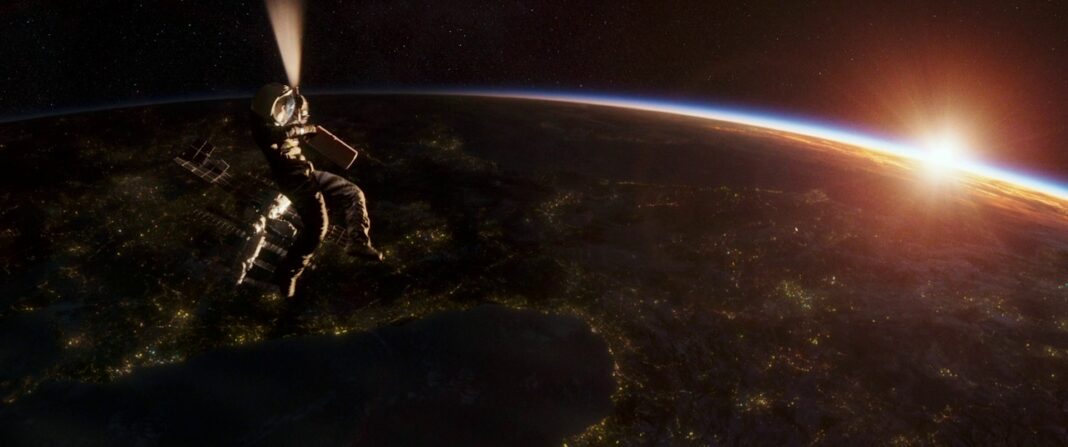 15 Best Stills from Gravity (2013) - Our Culture