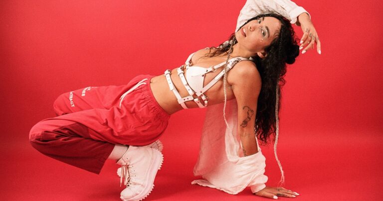 Indigo De Souza Shares Video for New Song ‘Hold U’