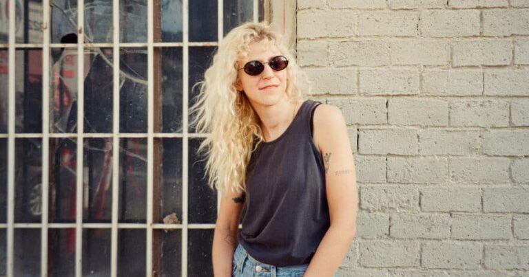 Julia Shapiro Announces New Solo Album, Releases New Single ‘Come With Me’