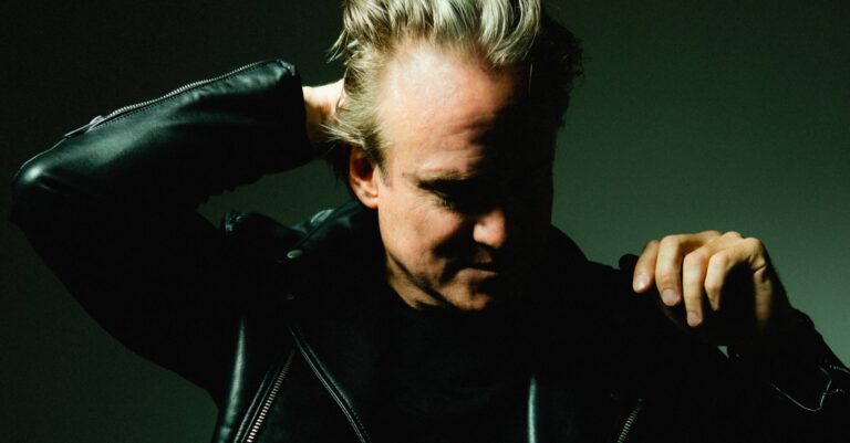 The Wrens’ Kevin Whelan Announces New Album as Aeon Station, Shares New Song ‘Queen’