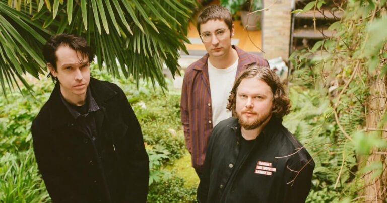 alt-J Announce New Album, Release New Song ‘U&ME’