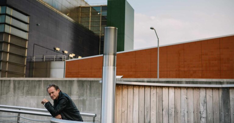Kevin Whelan’s Aeon Station Releases New Single ‘Leaves’