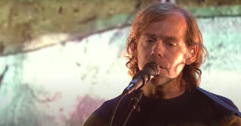 Watch Aaron Dessner Play Big Red Machine’s ‘The Ghost of Cincinnati’ on ‘Fallon’