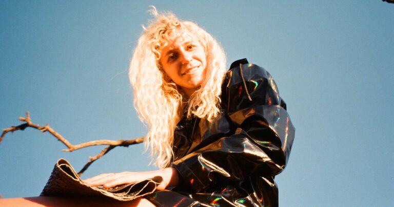 Julia Shapiro Shares Video for New Single ‘Wrong Time’