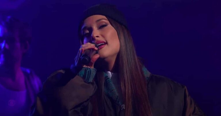 Watch Kacey Musgraves Perform ‘Breadwinner’ on ‘Colbert’