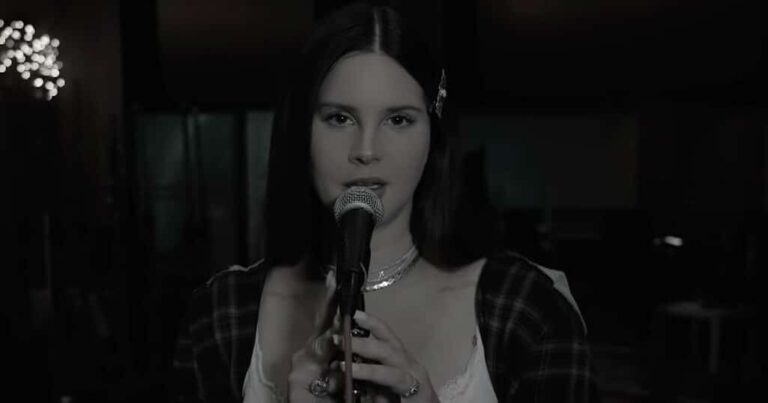 Watch Lana Del Rey Perform ‘Arcadia’ on ‘Colbert’