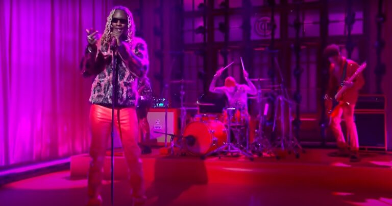 Watch Young Thug Perform ‘Punk’ Songs With Travis Barker on ‘SNL’
