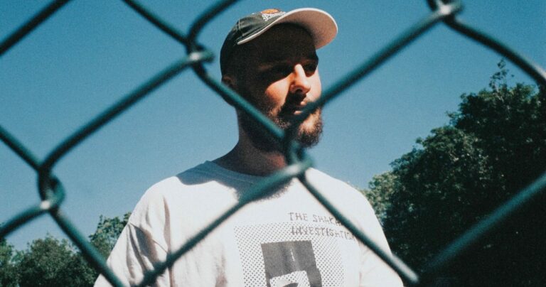 elkyn Announces Debut Album, Shares New Single