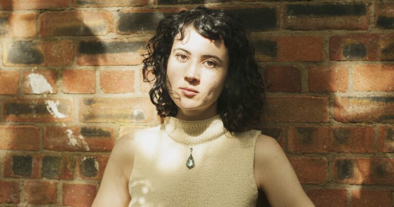 Raveloe Unveils New Single ‘Catkins’