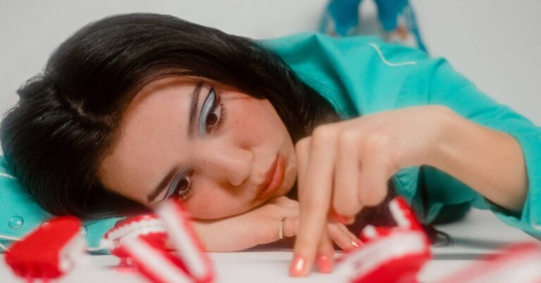 Wallice Signs to Dirty Hit, Shares New Song ‘Wisdom Tooth’