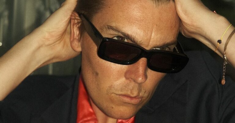 Alex Cameron Unveils Video for New Song ‘Sara Jo’