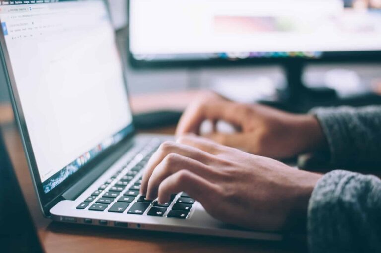 Five Ways College Students Can Earn Online