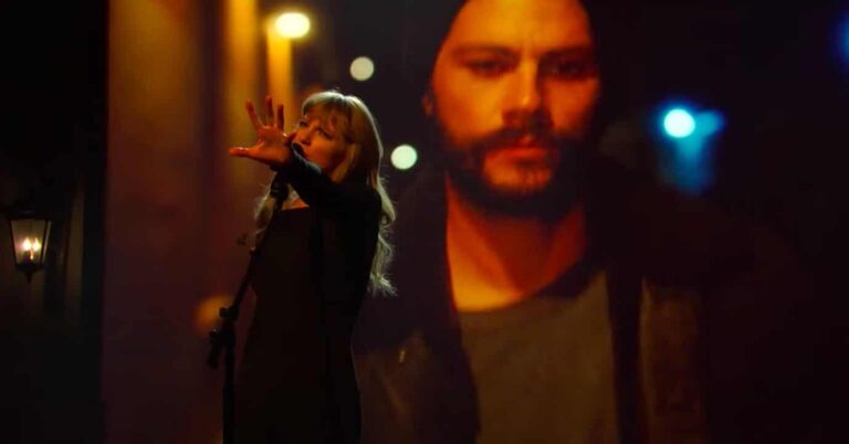 Watch Taylor Swift Perform 10-Minute Version of ‘All Too Well’ on ‘SNL’