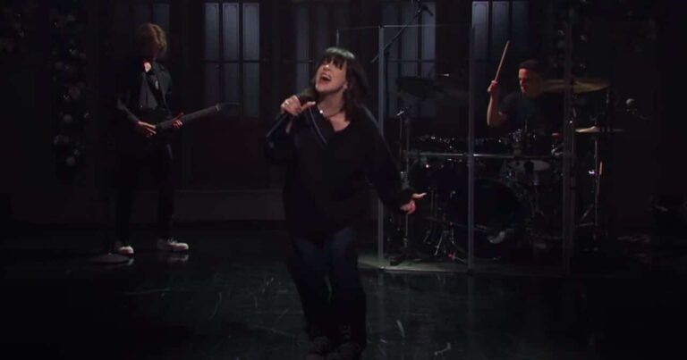 Watch Bilile Eilish Perform ‘Happier Than Ever’ and ‘Male Fantasy’ on ‘SNL’