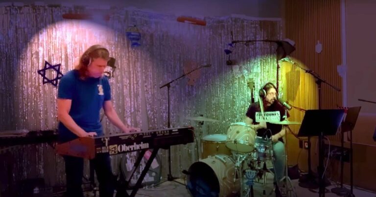 Watch Dave Grohl and Greg Kurstin Cover Van Halen’s ‘Jump’