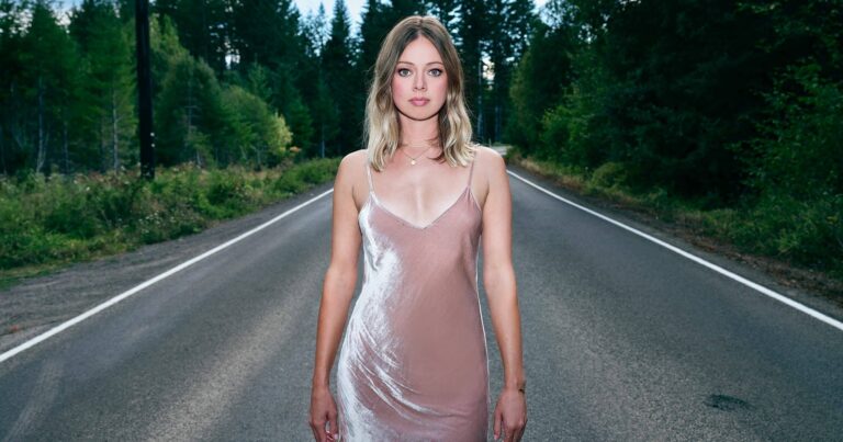 Chromatics’ Ruth Radelet Shares Cover of Elliott Smith’s ‘Twilight’