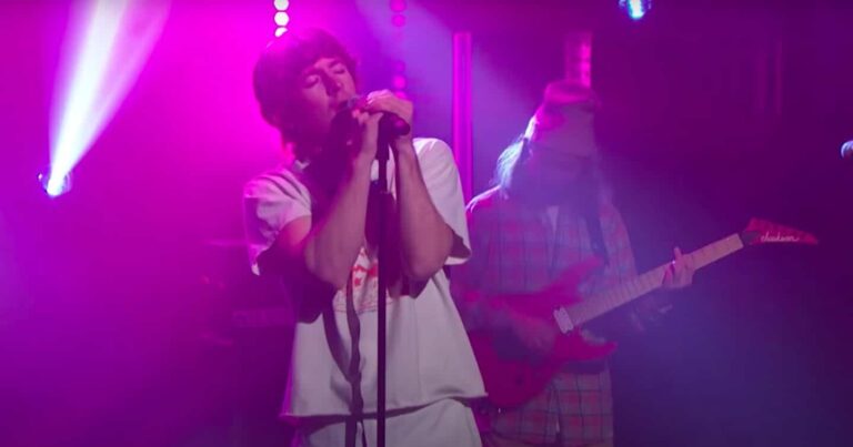 Watch Turnstile Perform ‘Mystery’ and ‘TLC’ on ‘Seth Meyers’