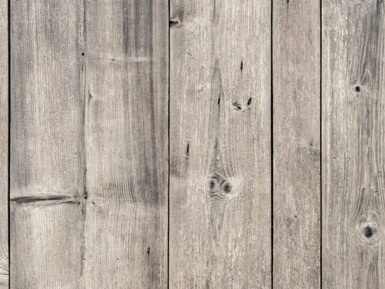 No One Will Tell You These 7 Tips to Nail the Photos With Wood Backdrops