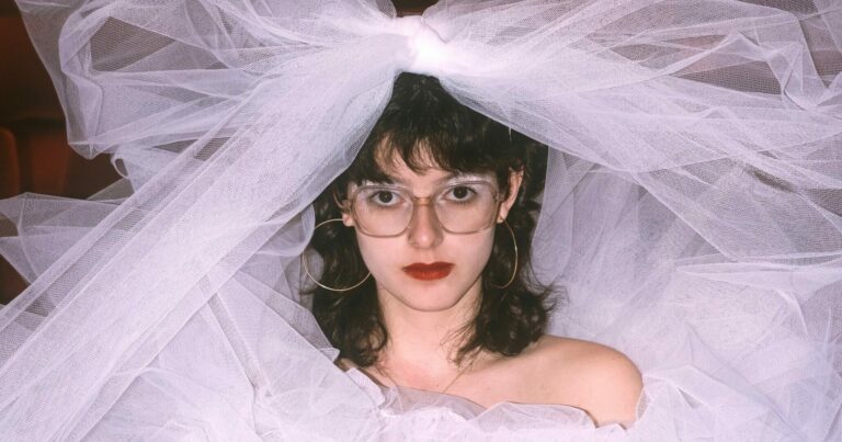 C’est Karma Shares Video for New Song ‘Bubblegum’