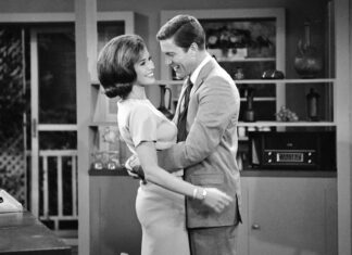 Mary Tyler Moore and Dick Van Dyke in The Dick Van Dyke Show (1961)