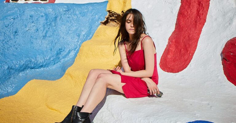 Tess Parks Announces New Album, Shares New Single ‘Happy Birthday Forever’