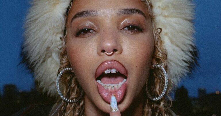 FKA twigs Announces New Mixtape ‘CAPRISONGS’