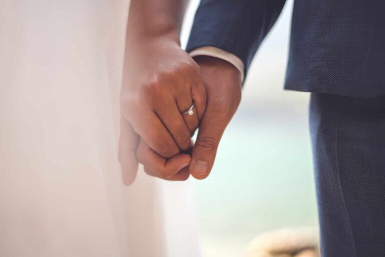 6 Tips When Shopping for Men’s Wedding Rings
