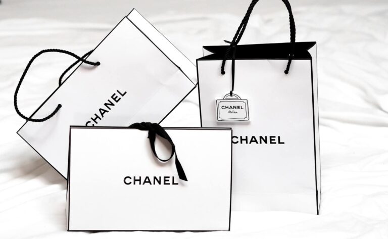 A Guide To Buying Authentic Vintage Chanel Handbags