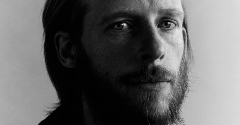Kevin Devine Releases New Single ‘How Can I Help You?’